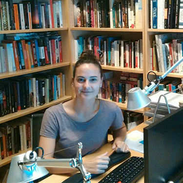 Leticia Iegre in library 